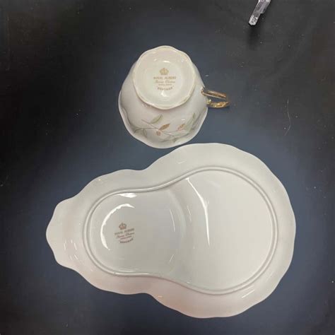 Royal Albert 5 Piece Set (s)