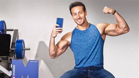 Tiger Shroff Biceps Wallpaper 40475 Baltana