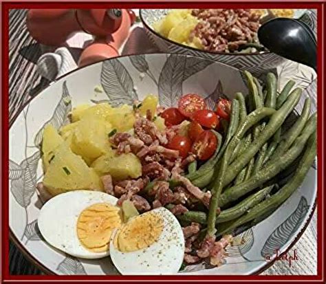 Salade gourmande de pommes de terre haricots verts œuf et lardons de