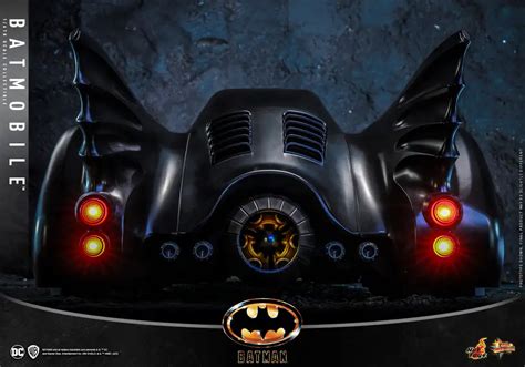 Hot Toys divulga Michael Keaton Batman e Batmóvel após aparição em trailer de Flash Game Arena