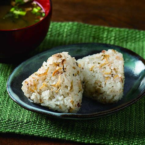 うめちりめんおにぎり 発見の食倉庫mekel（メケル）