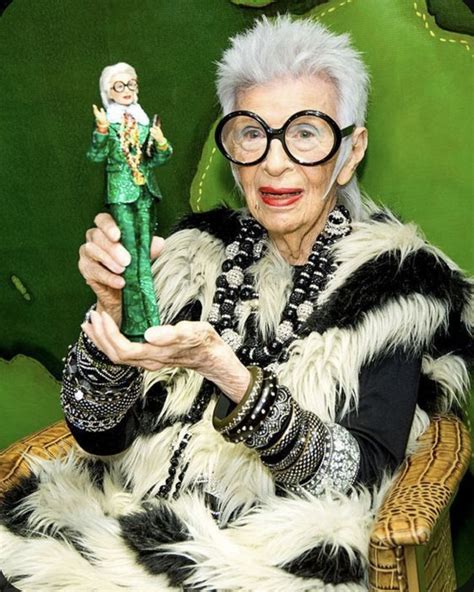 Pin By Terry Stiles Mckee On Iris Apfel In Old Lady Fashion