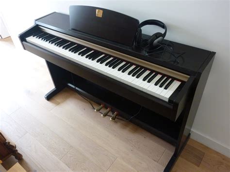 Photo Yamaha CLP 220 Yamaha Clavinova CLP 220 448430 Audiofanzine