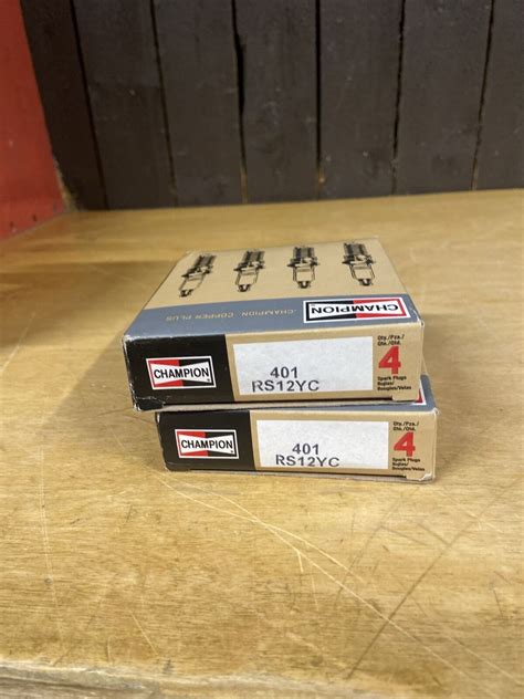 Lot Of 8 Champion Copper Plus Rs12yc Spark Plugs 401 Ebay
