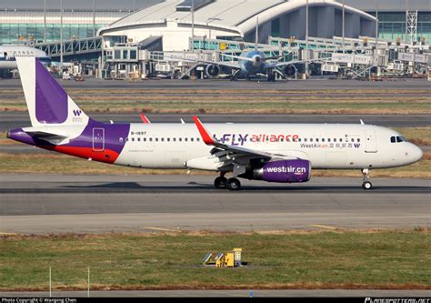 B 1897 West Air Airbus A320 232 WL Photo By Wanping Chen ID 1130518