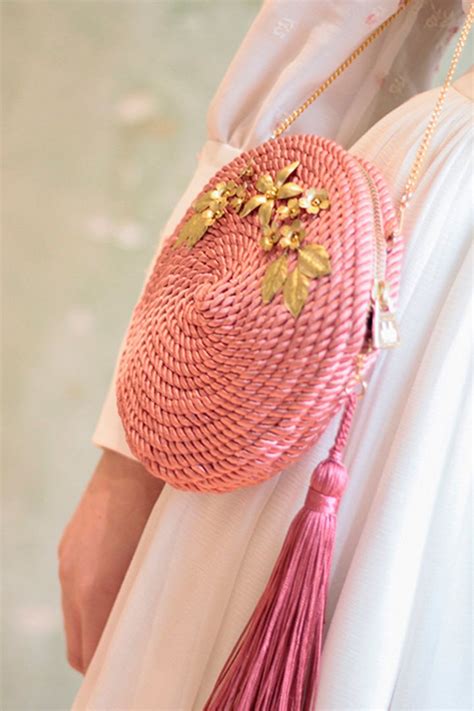 Los bolsos más bonitos para tus bodas del 2018 StyleLovely