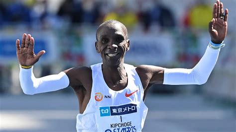 Eliud Kipchoge runs fourth fastest time in history to takes Tokyo Marathon