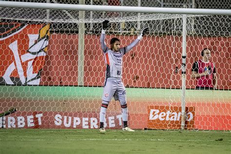 Vitória x Atlético MG CBF divulga áudio do VAR do lance polêmico da