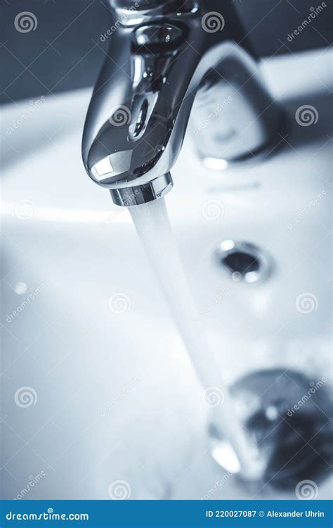 Chrome Faucet Washbasin Water Tap Stock Image Image Of Liquid