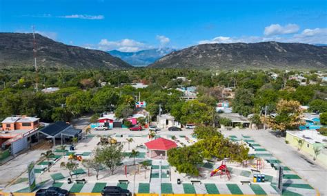 CAC Primera Dama Y MICM Inauguran Parque Municipio Las Salinas