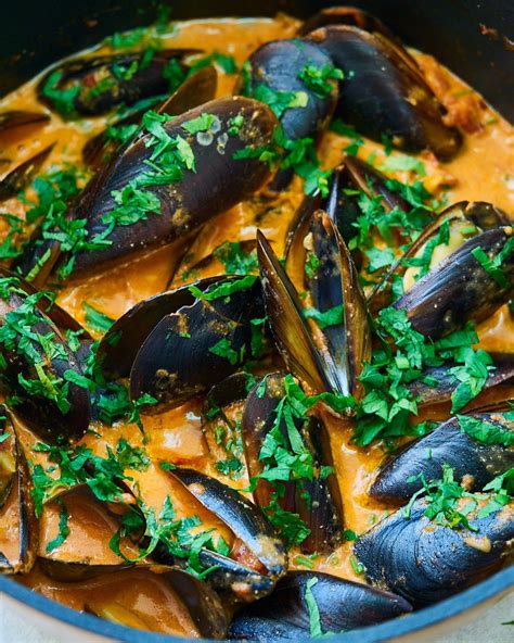 Mussels In Spicy Garlic Tomato Sauce Artofit