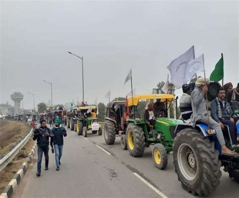 In Pics Kisan Tractor March In Delhi कृषि कानूनों के विरोध मे किसानों