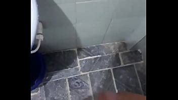 Un pequeño pajaso XVIDEOS