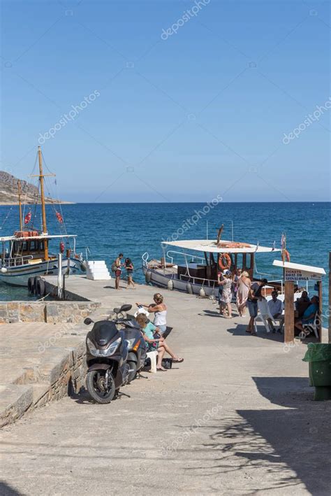 Plaka Creta Grecia Octubre 2019 Los Pasajeros Esperan Para Abordar