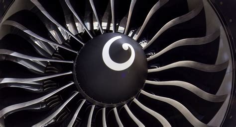 Marine Engines & Services | GE Aerospace