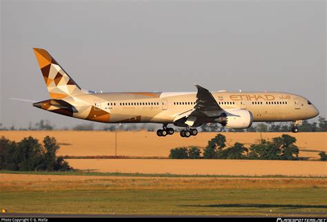 A Bln Etihad Airways Boeing Dreamliner Photo By Gerhard Walla