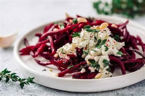 Rote Bete Salat Mit Pinienkernen Salatrezept GOURMETmagazin