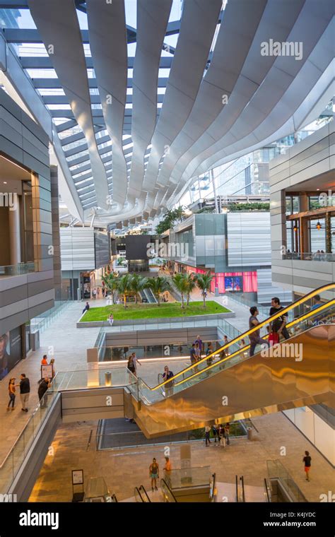 Interior De Brickell City Centre Shopping Mall En El Centro De Miami