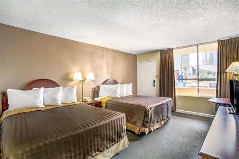 Travelodge by Wyndham Las Vegas Center Strip - Rooms Booking & Pool