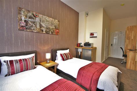 Cheap Hotels in Gloucester - Roomsbooked