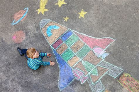 Actividades Con Tiza Para Niños De Dos Años Joven Dos Anos Dibujar