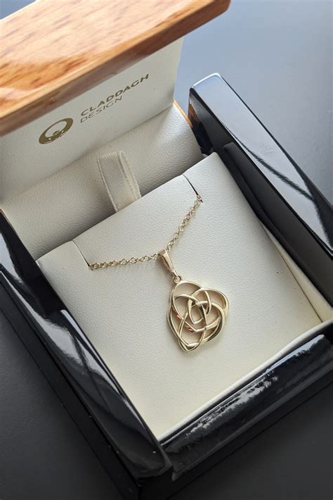 Gold Celtic Motherhood Knot Necklace Claddagh Design