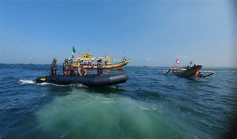 Surfing Jember Warnai Perayaan Petik Laut Puger Kulon