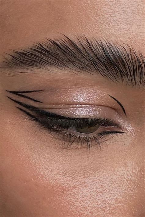 Pin By Shian Sood On Makeup Eye Makeup Face Makeup Eyeliner