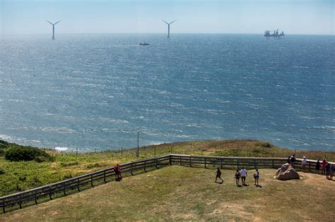 Americas First Offshore Wind Farm May Power Up A New Industry The New York Times