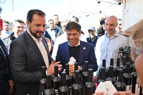 Fiesta Nacional De La Flor Ariel Sujarchuk Y Axel Kicillof Recorrieron