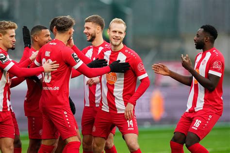 Rot Weiss Essen Rot Weiss Essen Gegen Den Fsv Zwickau Der Liveticker