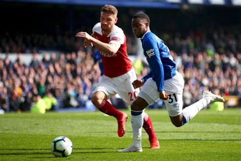 Arsenal Player Ratings Vs Everton Mkhitaryan Ozil Anonymous Leno The