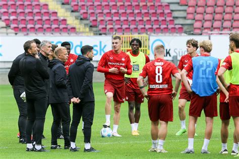 Trainingsauftakt und Präsentation der neuen FCK Trikots zur Saison 2024