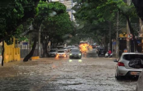 Com Chuva Forte Salvador Tem Pontos De Alagamentos Em Alguns Bairros