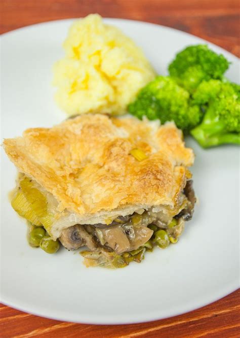 One Pan Mushroom And Leek Pie Vegan Dishes Vegan Pies Savoury Vegan