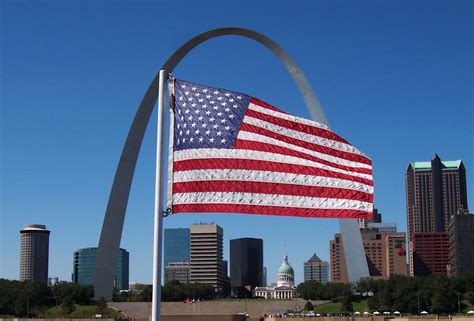 Jefferson Memorial Gateway Arch In St Louis Missouri Framing The