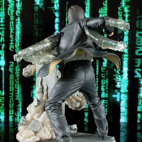 Estátua Agente Smith The Matrix Gallery Diorama Diamond Select Toys