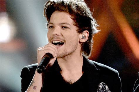 One Directions Louis Tomlinson Posts Spotify Tour Playlist Featuring