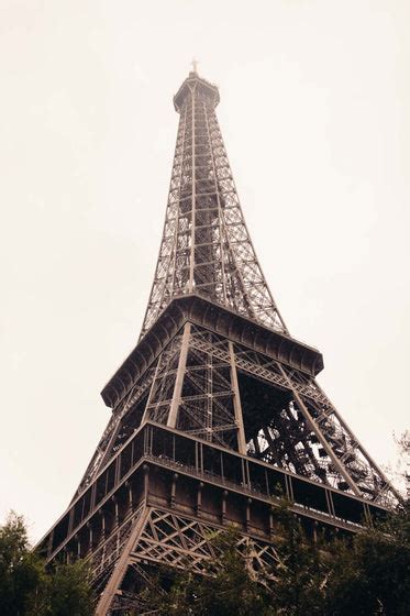 Free Eifel Tower Image: Stunning Photography