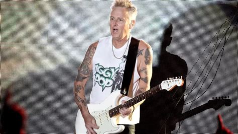 Learn the rhythm and soloing styles of Pearl Jam's Mike McCready — Pearl Jam Community