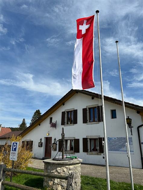 AUBERGE DU VIEUX PUITS La Chaux du Milieu Restaurant Avis Numéro de