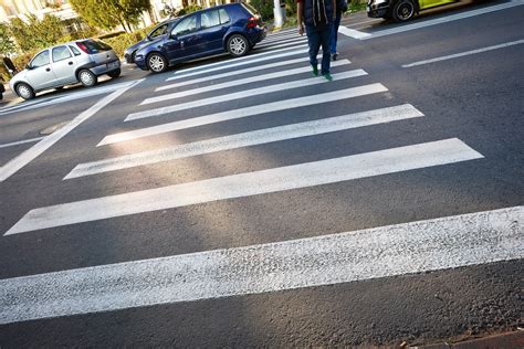 Femeie accidentată pe trecerea de pietoni pe strada A I Cuza