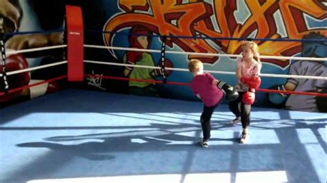 French Boxing 6 Year Old Boxing Kid Usf Boxe Française Savate Youtube