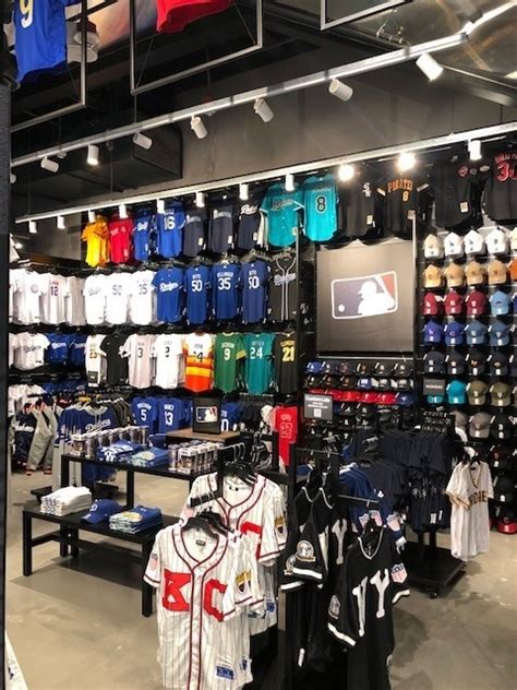 Lids Las Vegas Flagship Retail Store Seg Systems