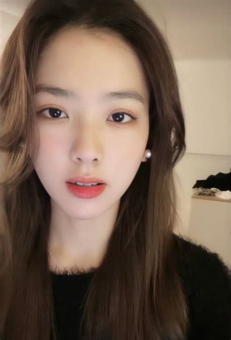 Tôn Nhất Ninh Hot girl khiến Vương Tư Thông điên đảo lộ nhan sắc thật gây sốc vì tắt nhầm