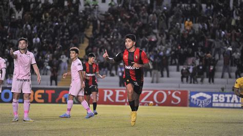 Luis Iberico Y La Foto Que Recordó Su Hinchaje Por Universitario “me