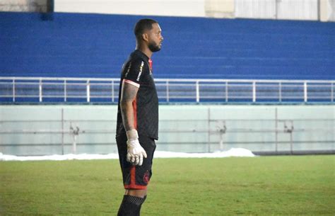 Goleiro celebra volta do Rio Branco AC às competições nacionais e mira