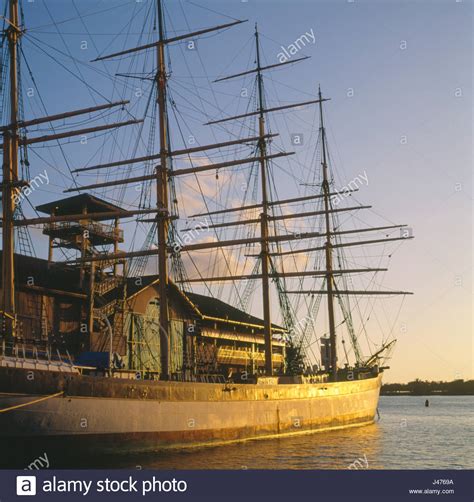 Falls Of Clyde Ship High Resolution Stock Photography and Images - Alamy