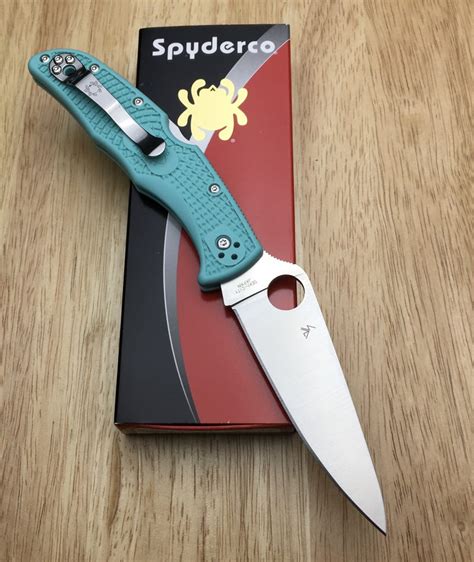 Spyderco Endura 4 Limited Edition Teal Frn Handle Satin Cpm S30v Plain