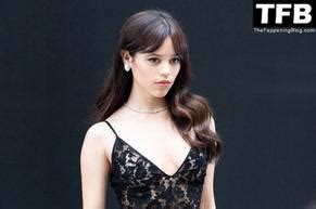 Jenna Ortega Sexy Seen Flaunting Her Hot Cleavage At The Valentino Fashion Show In Paris Aznude